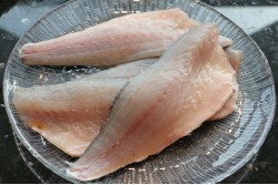 Fresh Sea Bass Fillet Without Skin (4/6) - Per 500gm